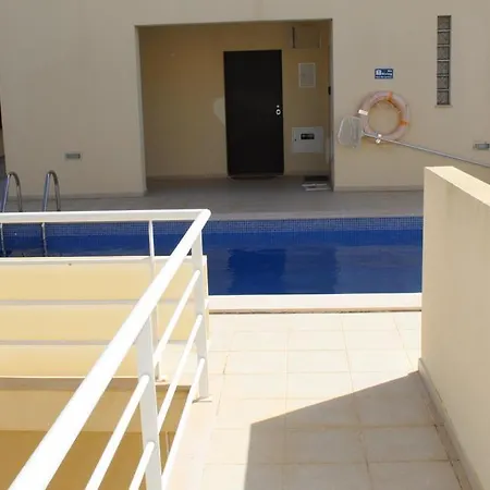 Apartment The Concierge - Patroves Pool House
