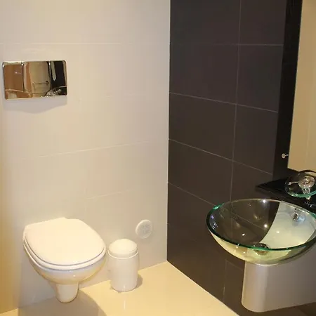 The Concierge - Patroves Pool House Apartment Albufeira