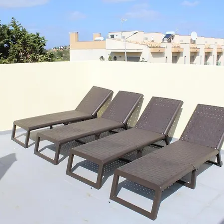 Apartment The Concierge - Patroves Pool House *