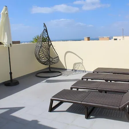 The Concierge - Patroves Pool House Apartmán *